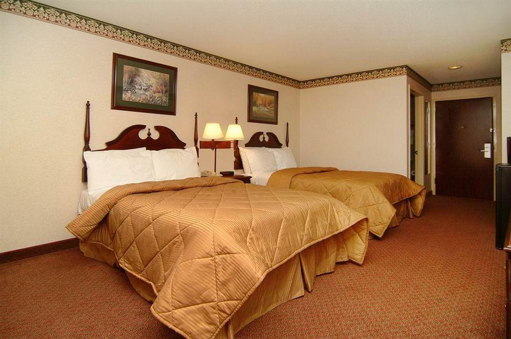 Quality Inn & Suites פיין בלאף מראה חיצוני תמונה