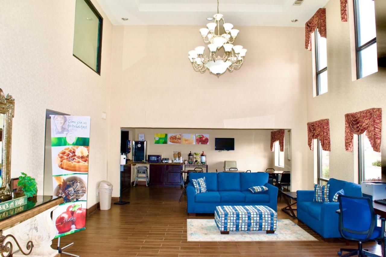 Quality Inn & Suites פיין בלאף מראה חיצוני תמונה