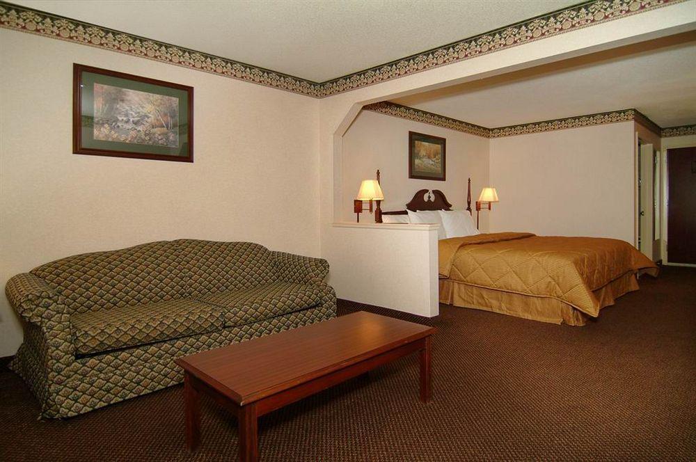Quality Inn & Suites פיין בלאף מראה חיצוני תמונה
