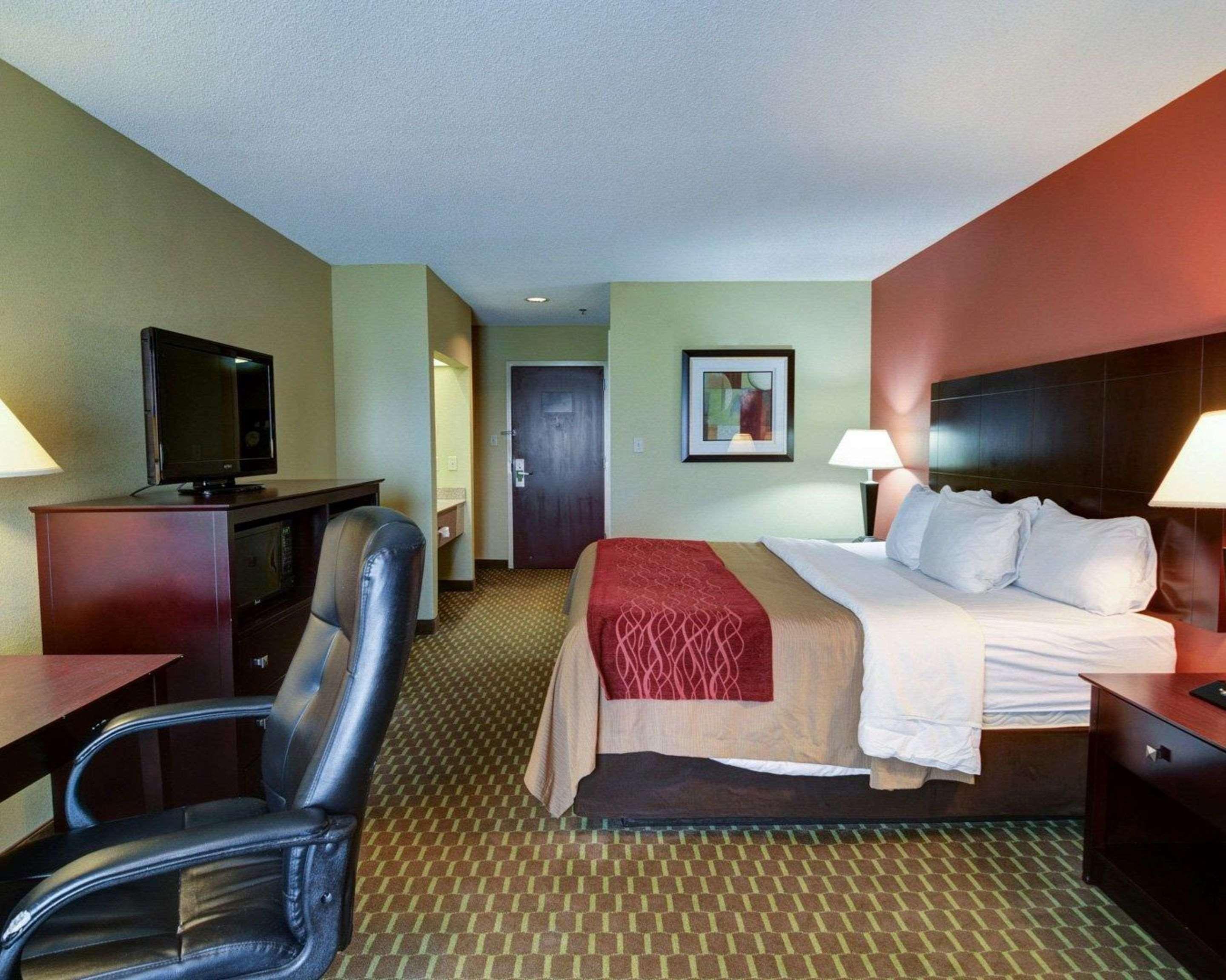 Quality Inn & Suites פיין בלאף מראה חיצוני תמונה