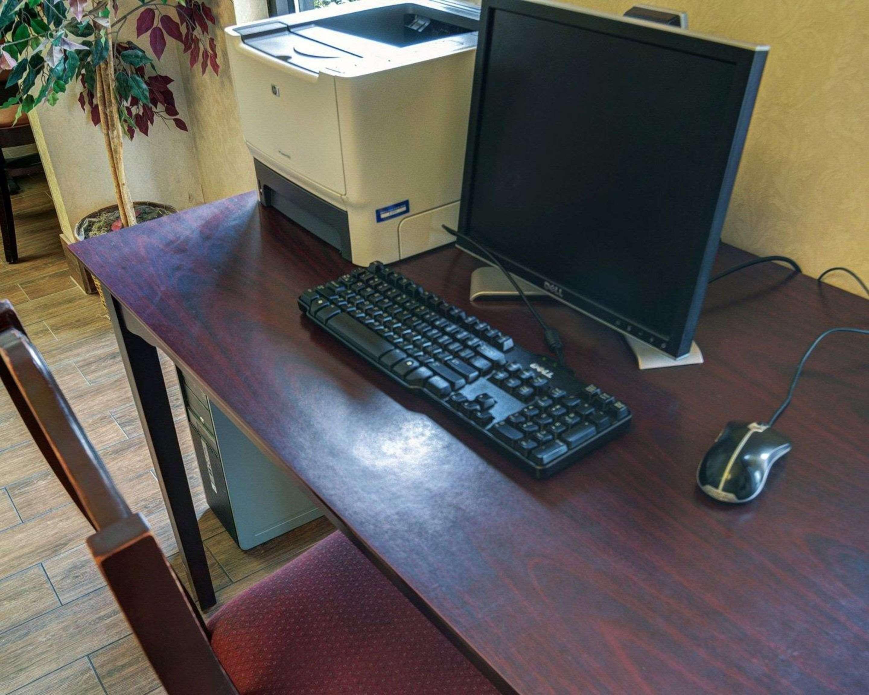 Quality Inn & Suites פיין בלאף מראה חיצוני תמונה