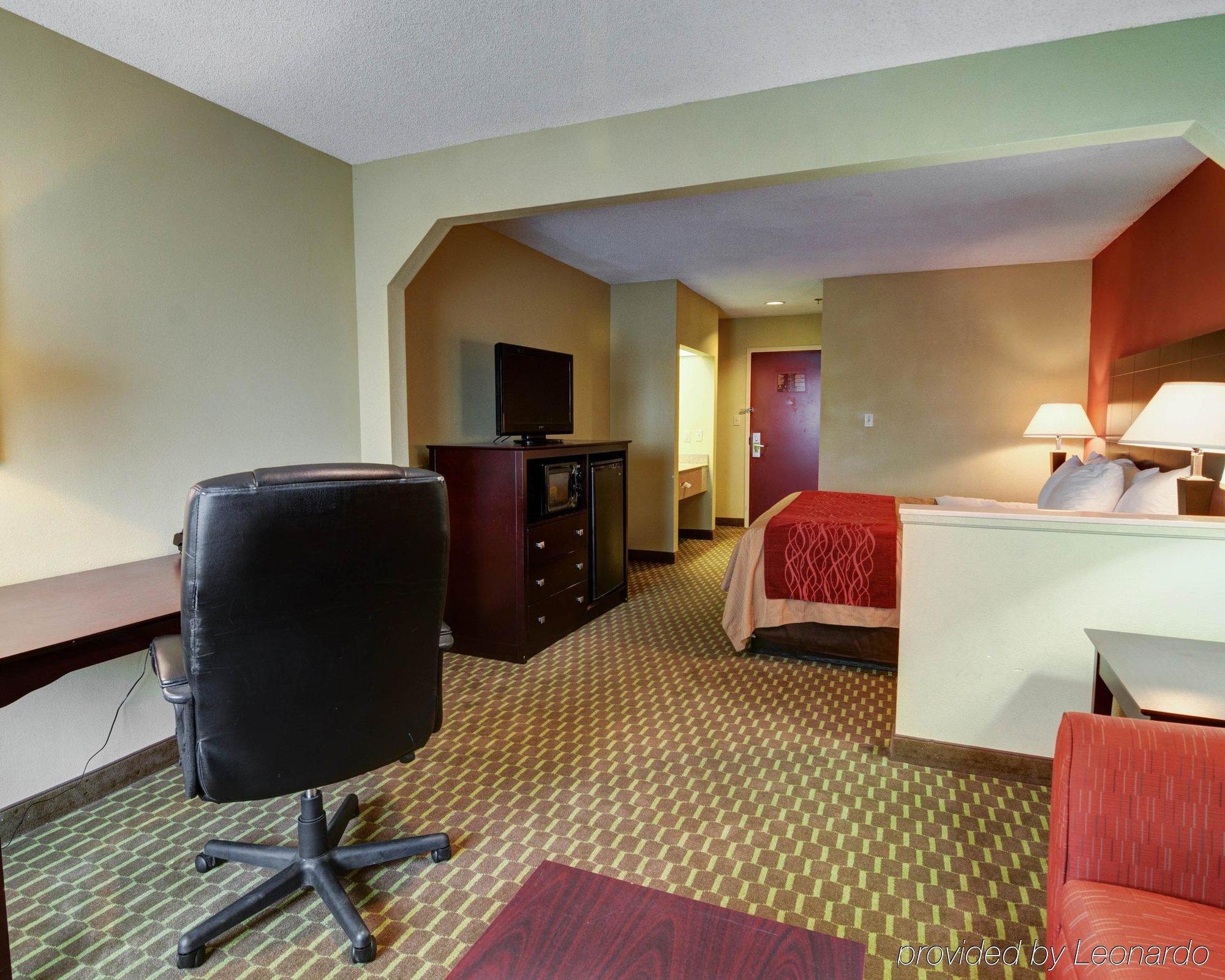 Quality Inn & Suites פיין בלאף מראה חיצוני תמונה