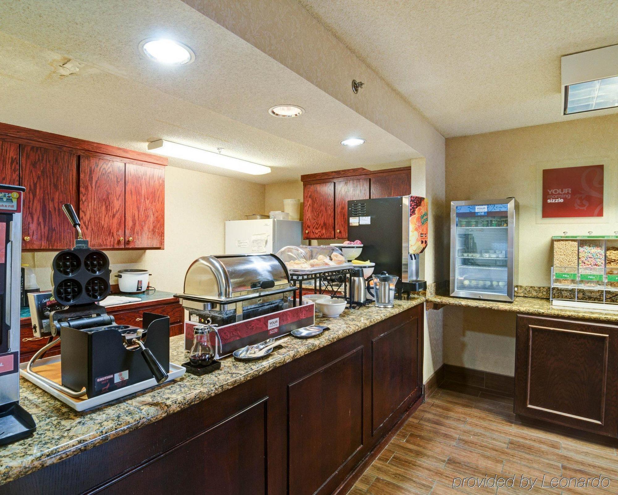 Quality Inn & Suites פיין בלאף מראה חיצוני תמונה