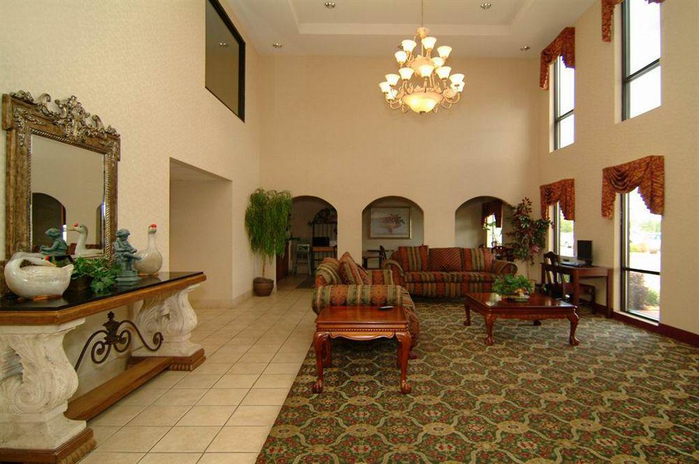 Quality Inn & Suites פיין בלאף מראה חיצוני תמונה