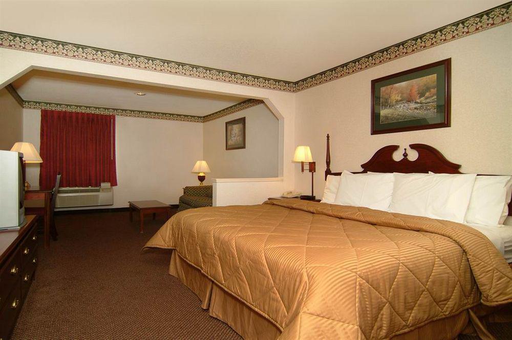 Quality Inn & Suites פיין בלאף חדר תמונה